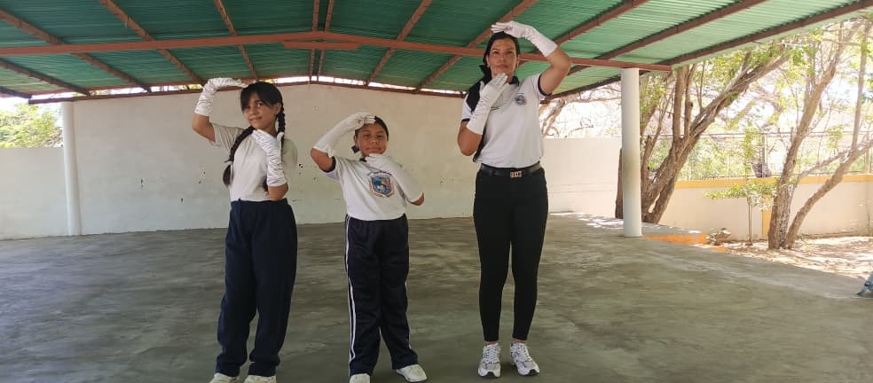 Celebrando la Lengua de Señas: EPN Miriam Dirinot honra el Día Internacional con inclusión y alegría
